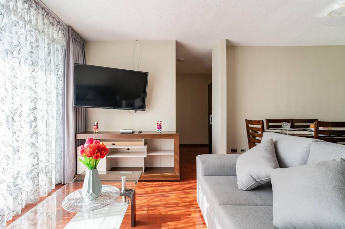 Apartamentos Estela En Alameda Colonial - 5Km Aeropuerto Jorge Chavez Lima Ngoại thất bức ảnh