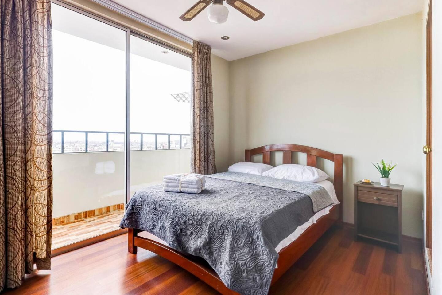Apartamentos Estela En Alameda Colonial - 5Km Aeropuerto Jorge Chavez Lima Ngoại thất bức ảnh